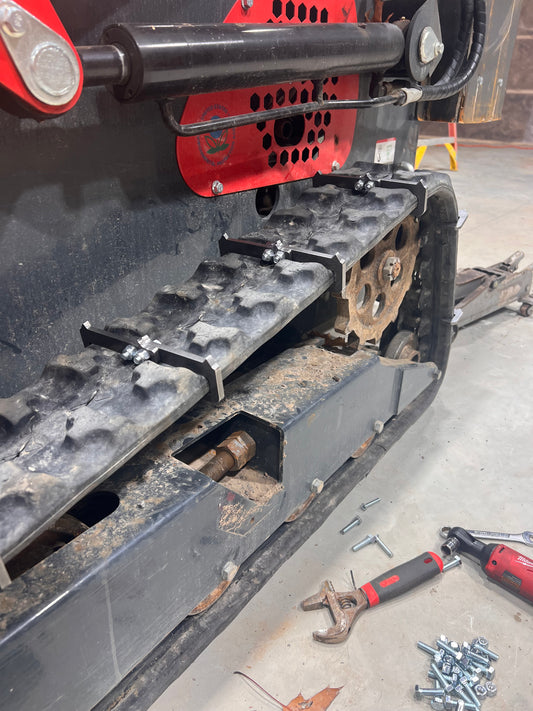 Chinese mini skid steer bolt on ice pick and grouser