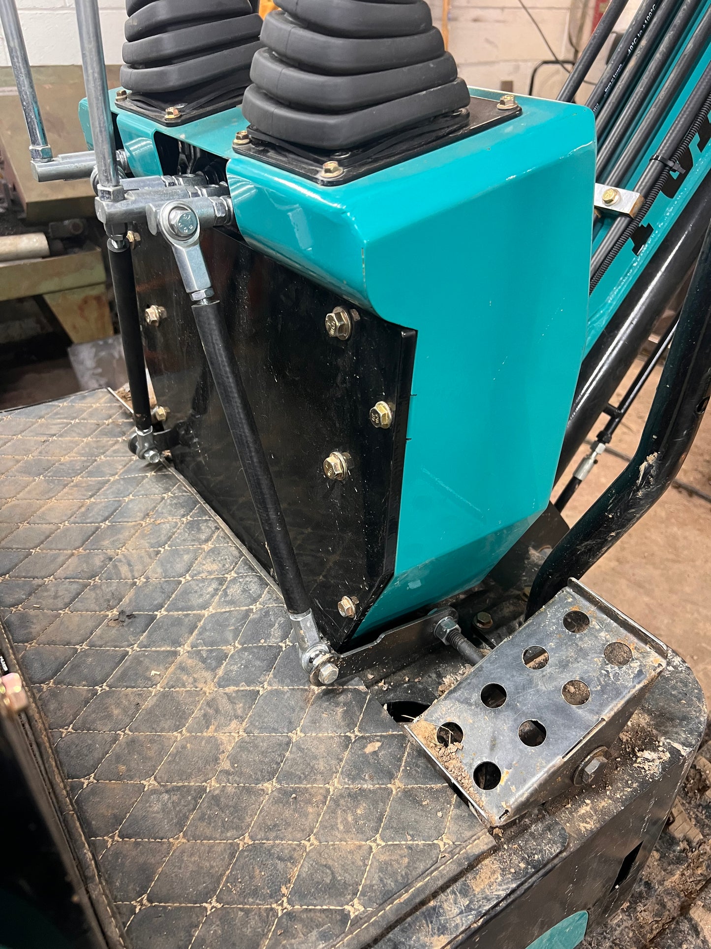 1 ton mini excavator travel pedal kit (raw finish)